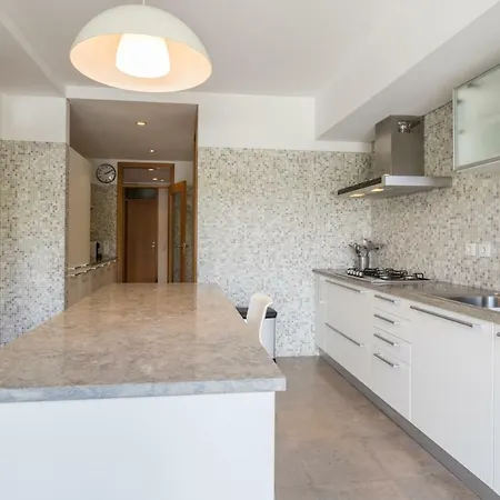 Feels Like Expo Spacious Flat With Terrace 公寓